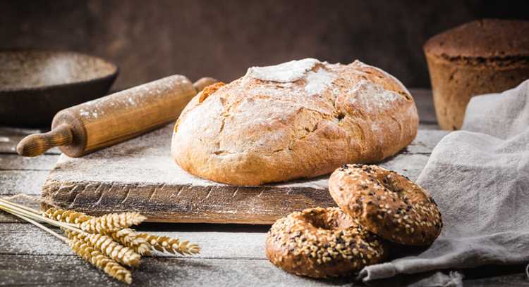 Различия между добавлением сахара и солода в дрожжевой и бездрожжевой хлеб