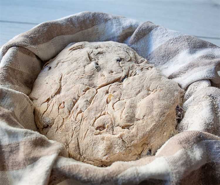 Как приготовить хлеб с орехами и сухофруктами с использованием закваски?