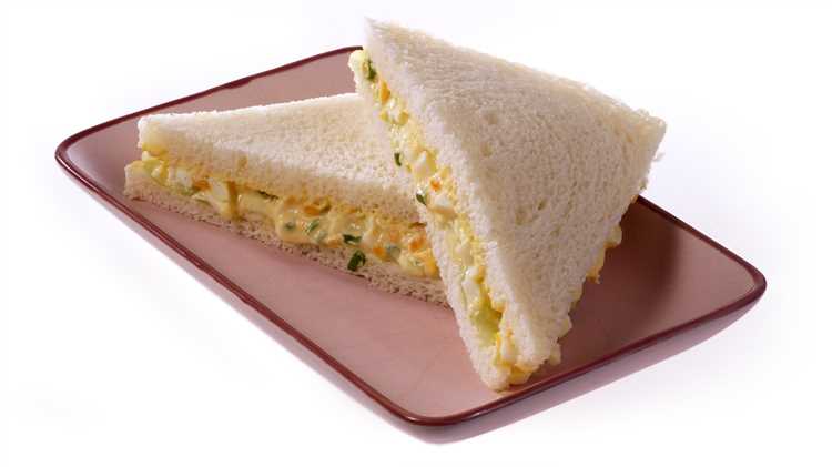 1. Сэндвич с авокадо и огурцом