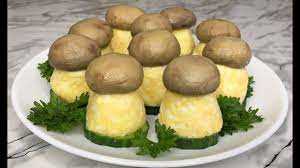 Хлебные грибочки с начинкой из грибов и сыра: оригинальная закуска на уровне шеф-повара.
